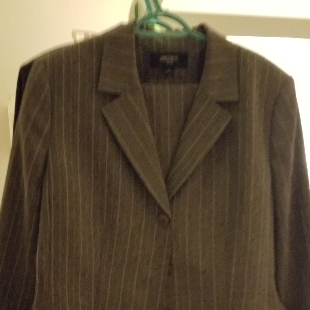 Jones wear suit